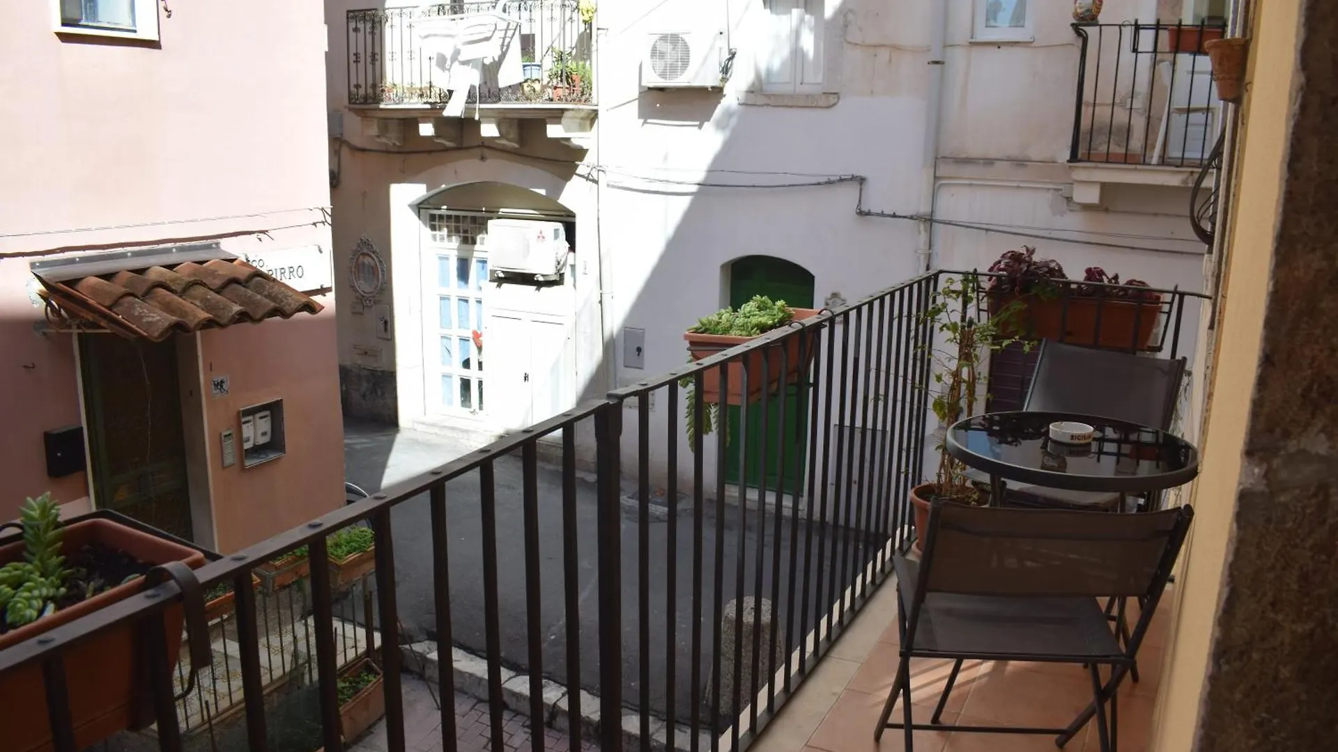 Sbiriddu'S House Apartamento Taormina